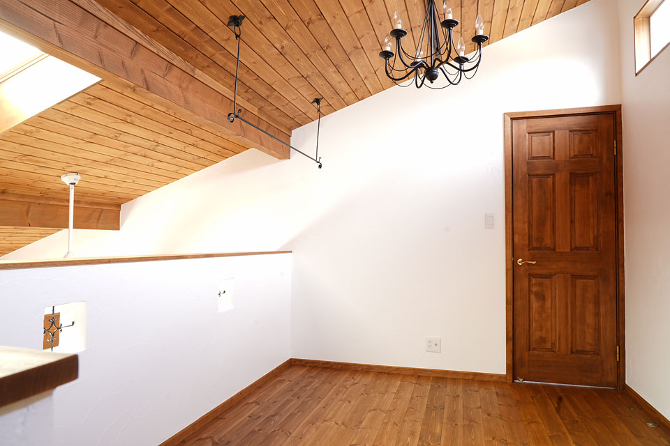 DIYとアンティークを愉しむ家