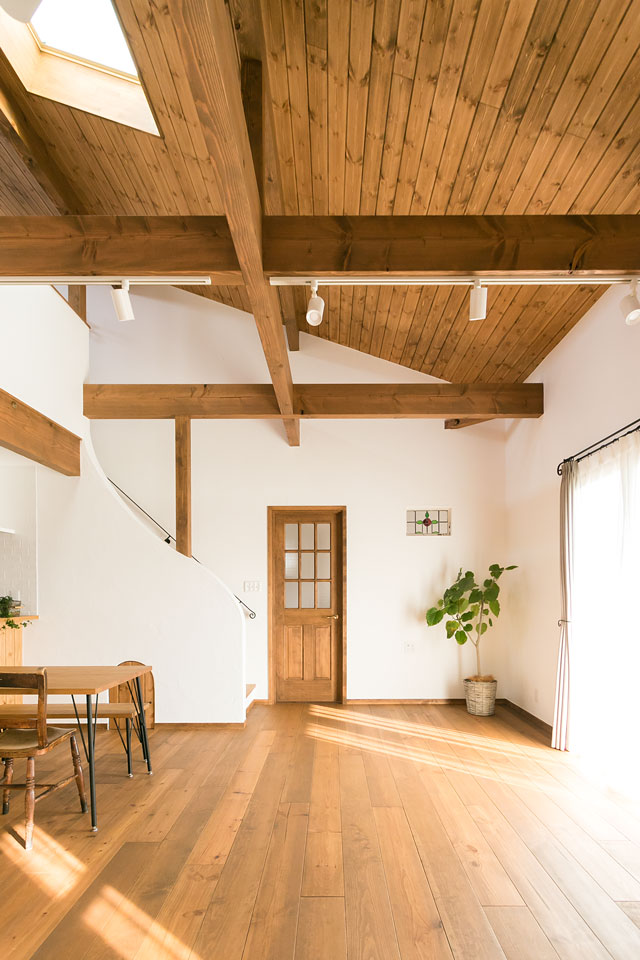 DIYとアンティークを愉しむ家