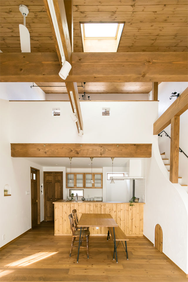 DIYとアンティークを愉しむ家