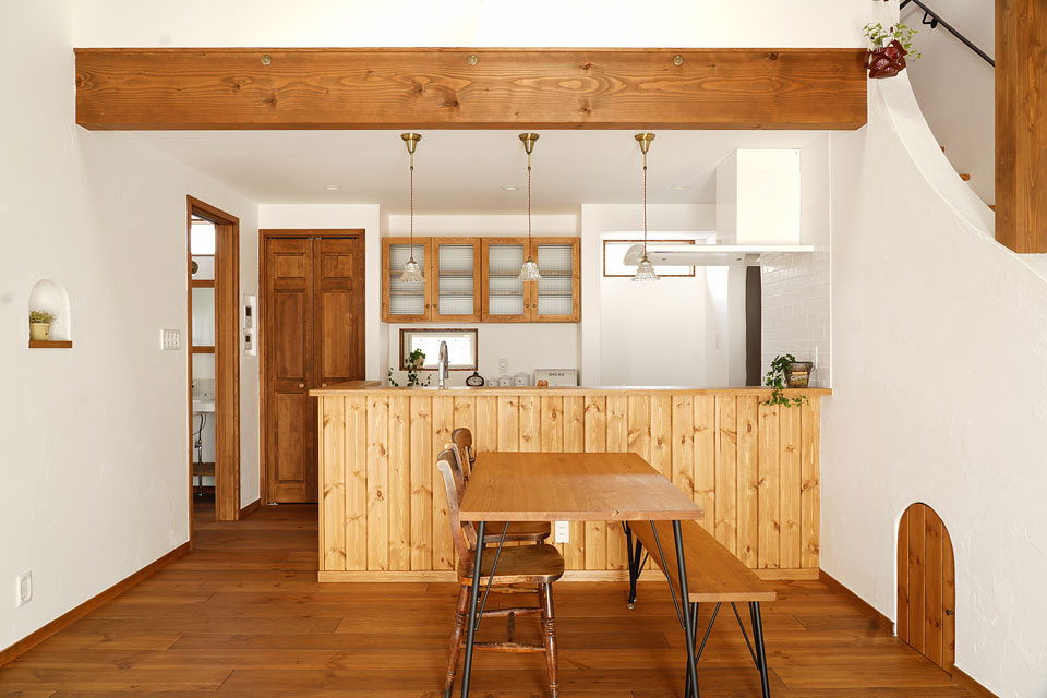 DIYとアンティークを愉しむ家