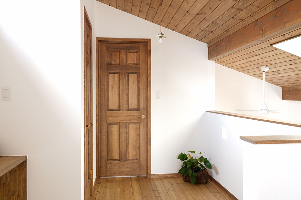 中二階のある遊び心たっぷりの家