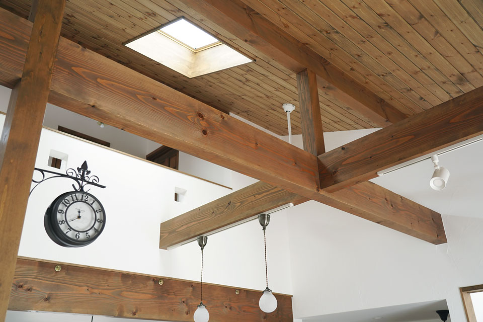 中二階のある遊び心たっぷりの家