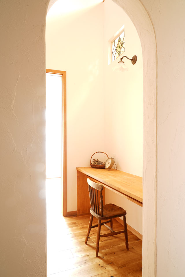 ビルトインガレージのある片流れ屋根の家