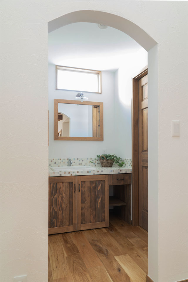 2つの吹抜けのある家