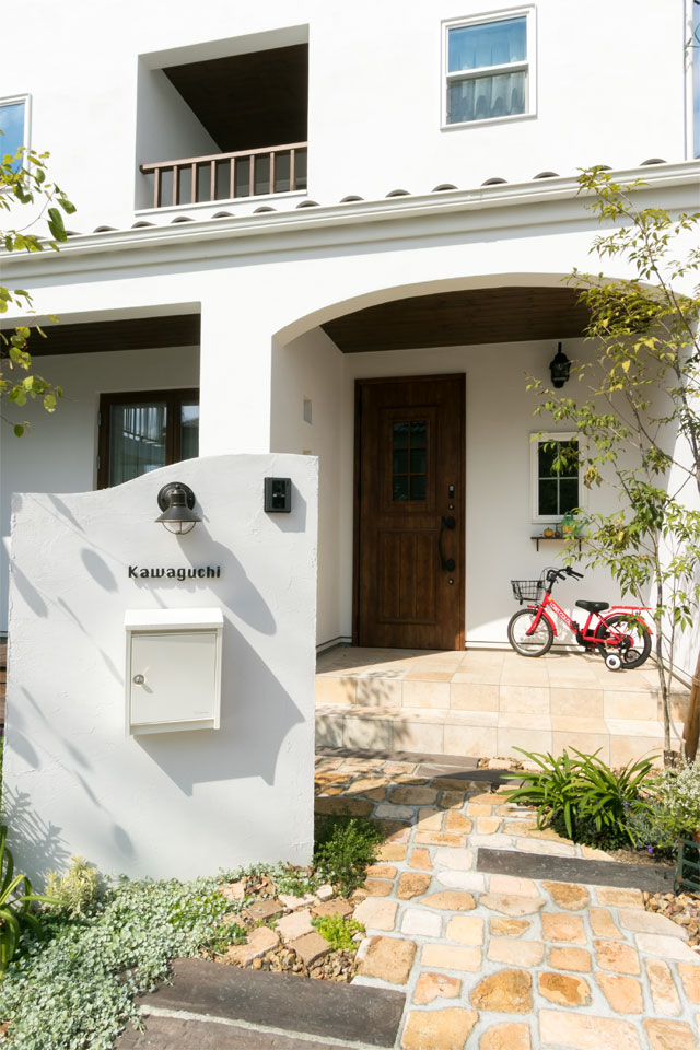 2つの吹抜けのある家