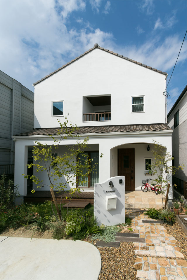 2つの吹抜けのある家