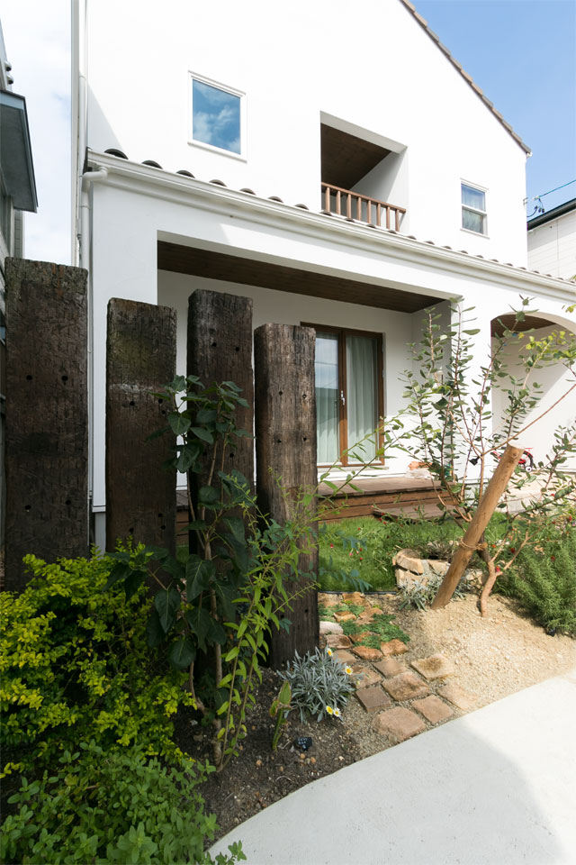 2つの吹抜けのある家