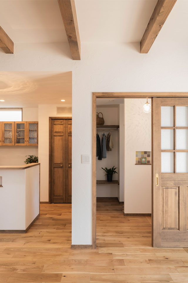 2つの吹抜けのある家