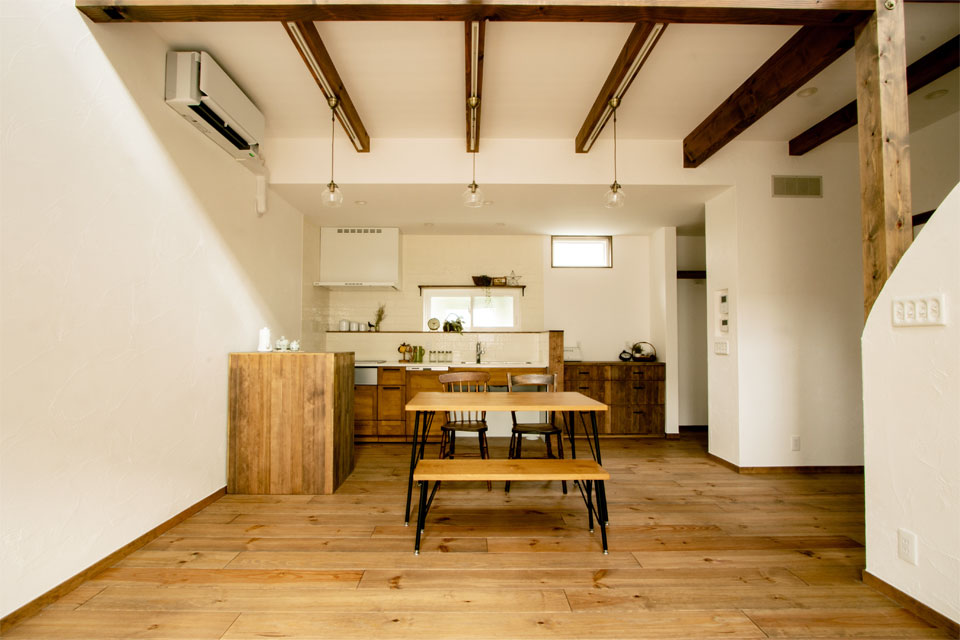 サロンルームのある家