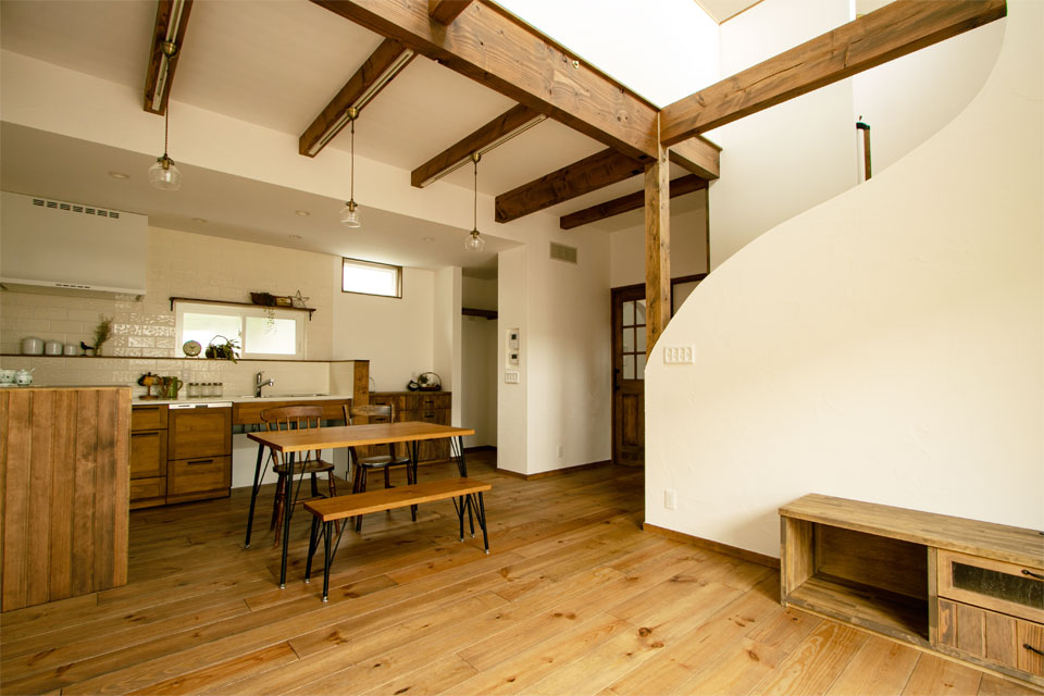 サロンルームのある家