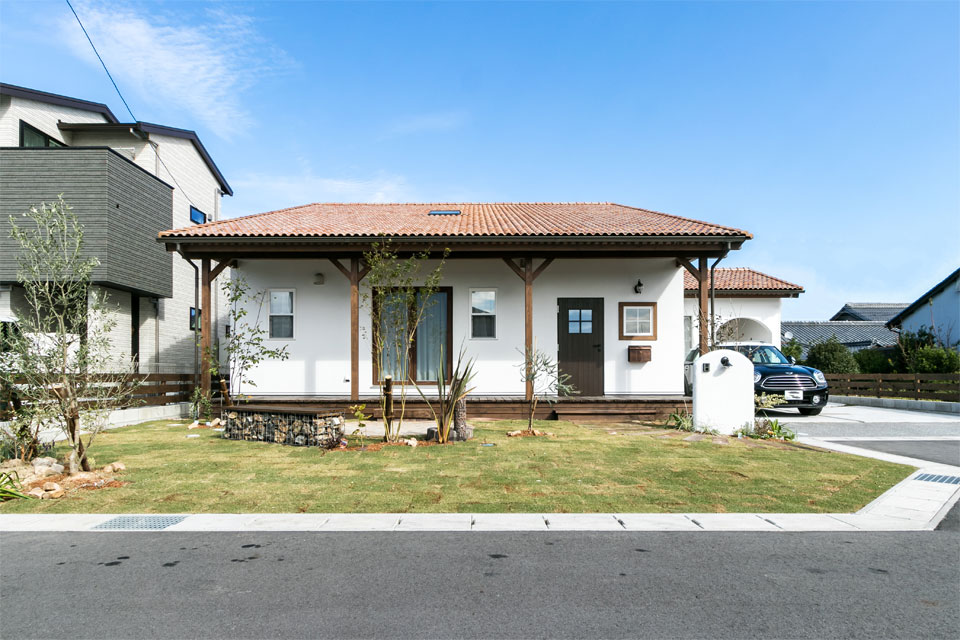 暮らしを楽しむ30坪の片流れ屋根の家