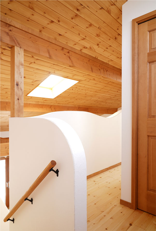 暮らしを楽しむ30坪の片流れ屋根の家