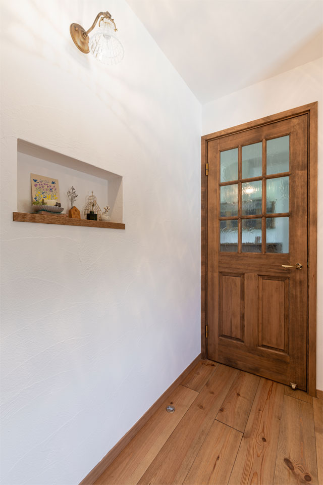 スウェーデン製木製窓の似合う家