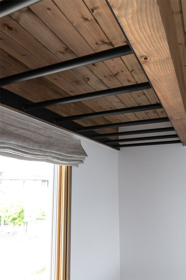 スウェーデン製木製窓の似合う家