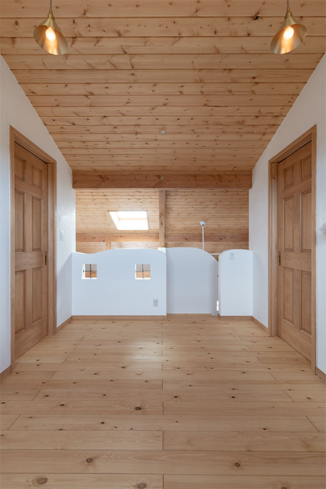 天然木キッチンの映える家