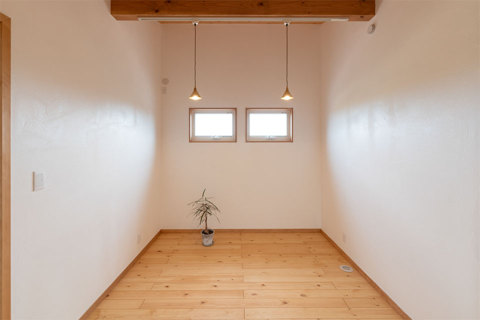 天然木キッチンの映える家