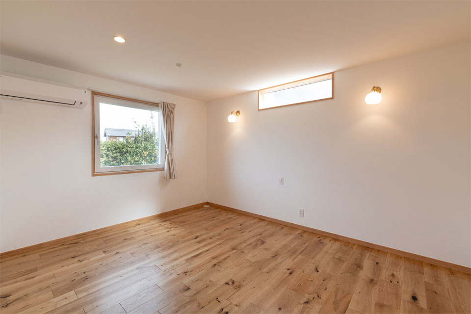 天然木キッチンの映える家