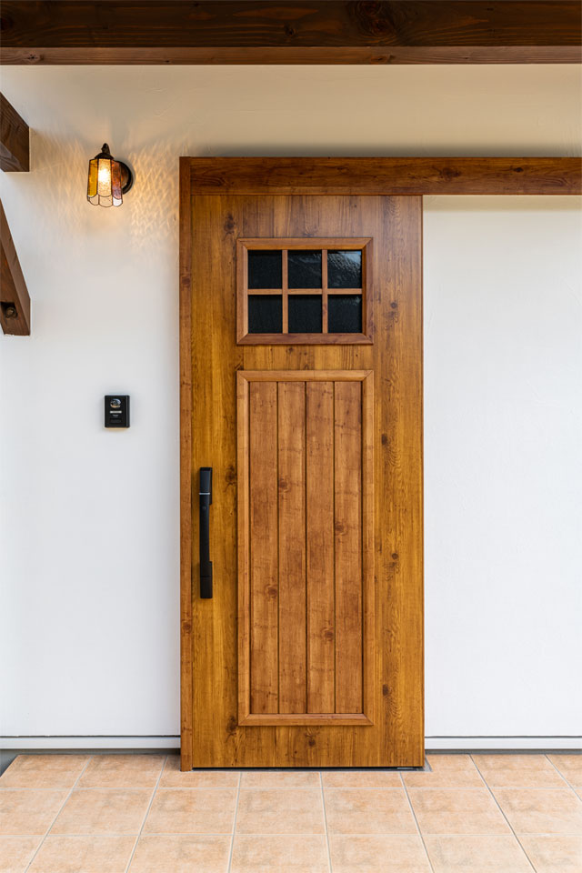 天然木キッチンの映える家