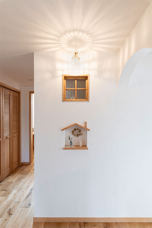 天然木キッチンの映える家