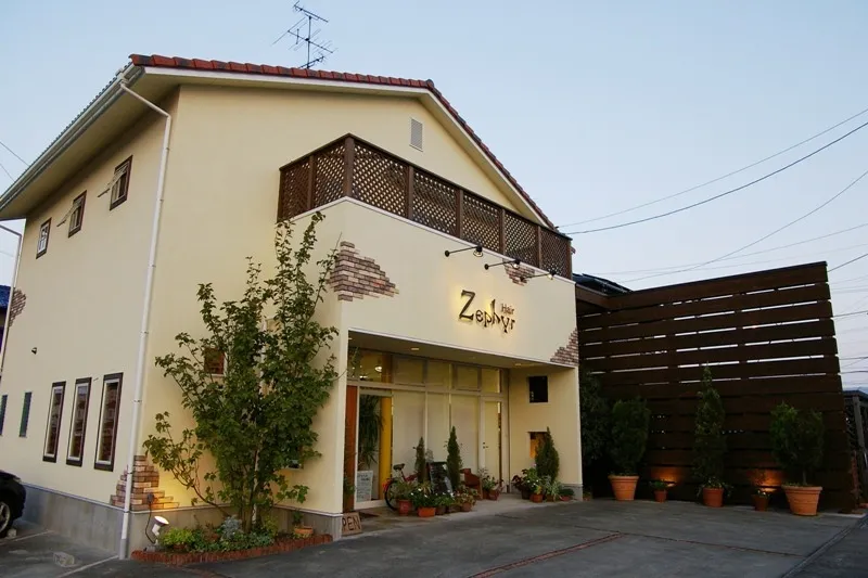 DIY好きなオーナーの美容院