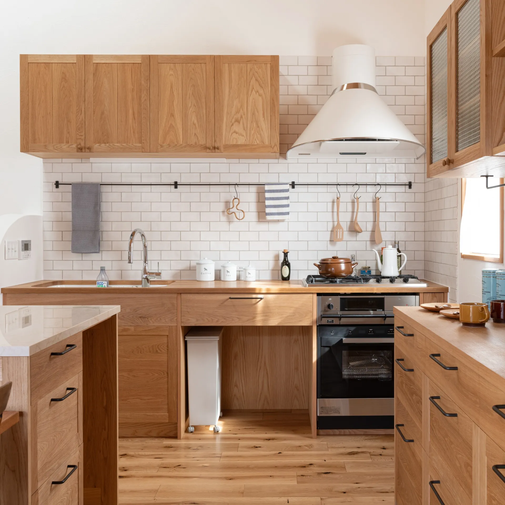 天然木キッチンの映える家